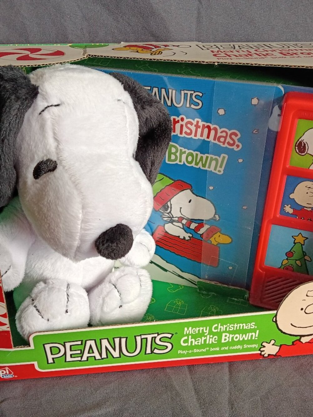 Peanuts Merry Christmas, Charlie Brown! Snoopy Plush & Play-a-Sound Book Set
